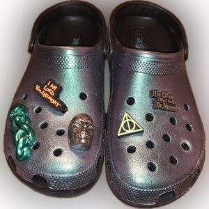 CROCS Harry Potter Men’s Iridescent The Dark Arts Lord Voldemort Foam Sandals 11
